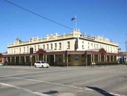 Soden's Australia Hotel - Whitsundays Tourism